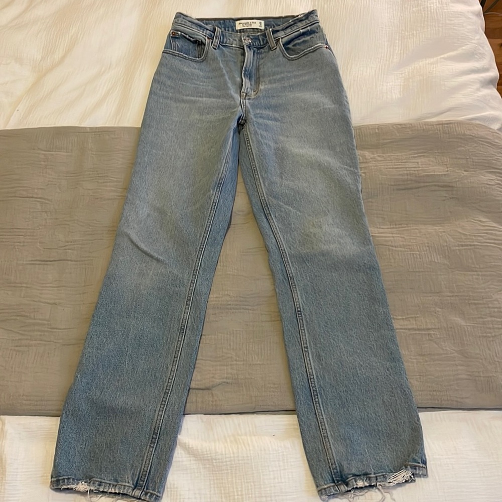 Abercrombie 90s Ultra High Straight jeans in light wash